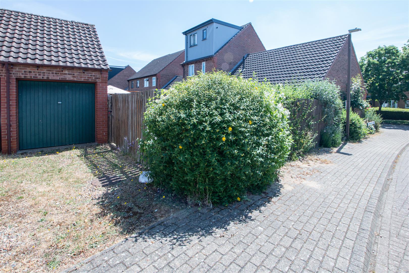 Lynmouth Crescent, Furzton, Milton Keynes